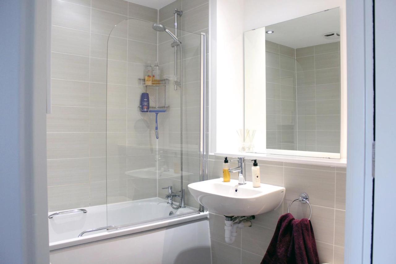 Manchester Escape - Private Room & Bathroom Near Etihad And Coop Arena - Free Secure Parking Zewnętrze zdjęcie